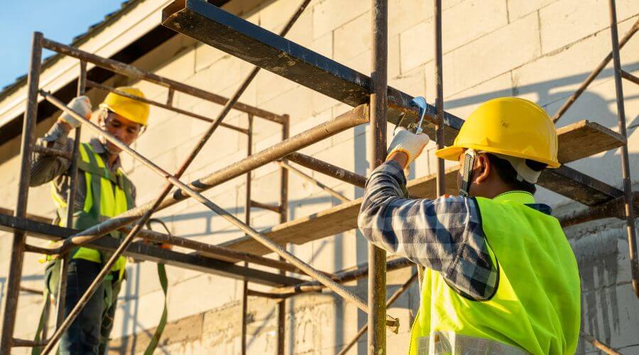 Expert Emergency Roof Repairs services in Witt, IL